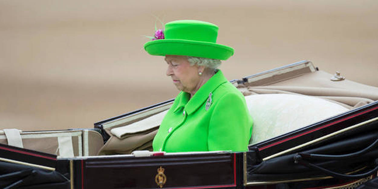 ebb tide Citizen Yes Le secret des couleurs des chapeaux d'Elizabeth II