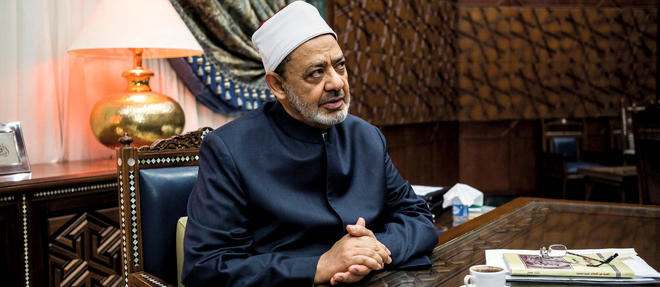 Le cheikh Ahmed al-Tayeb dans son bureau, au Caire, le 4 juin.