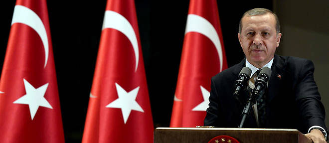 Le president Recep Tayyip Erdogan a annonce que les refugies syriens pourraient obtenir la nationalite turque s'ils le souhaitaient.