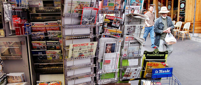 Un kiosque a journaux a Paris (image d'illustration).