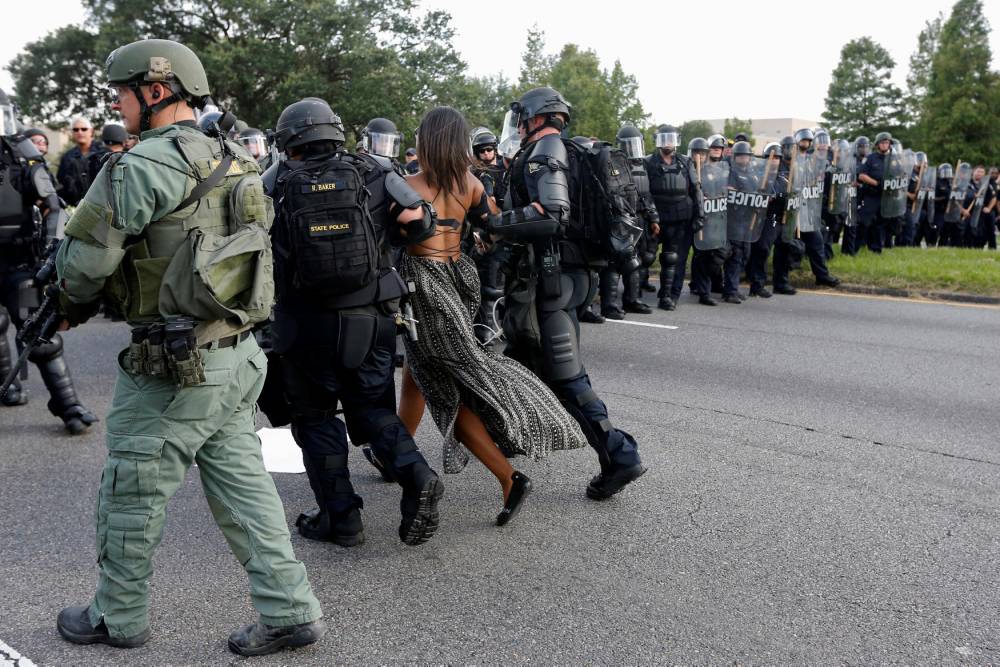 USA-POLICE/IESHIAEVANS-PHOTOGRAPHER © © Jonathan Bachman / Reuters 
