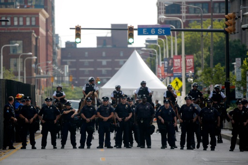 Policiers déployés le 17 juillet 2016 à Cleveland © DOMINICK REUTER AFP