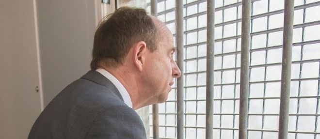 Le ministre de la Justice Jean-Jacques Urvoas dans la prison de Ducos en France, le 30 juin 2016