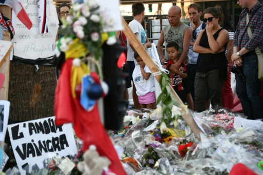 Hommages aux victimes de l'attentat de Nice dans le sud de la France, le16 juillet 2016 © ANNE-CHRISTINE POUJOULAT AFP