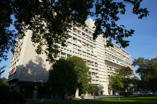 La Cité radieuse à Marseille, le 4 octobre 2002. Construite en 1945, elle fait partie des 17 oeuvres de Le Corbusier inscrite au patrimoine de l'Humanité le 17 juillet 2016 © GERARD JULIEN AFP