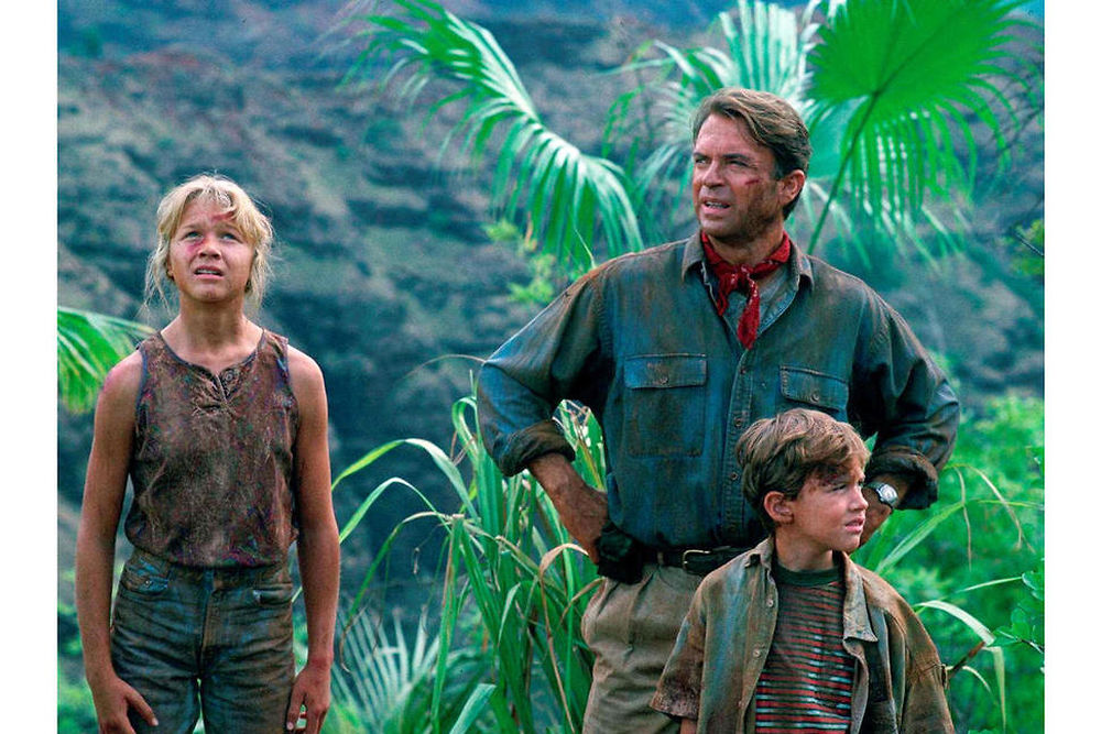 Les gamins de Jurassic Park (1993) sont pourchasses par le terrible T-Rex