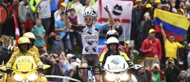 La joie de Romain Bardet, premier francais a s'etre impose sur ce Tour de France.