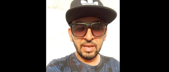 Mohamed Henni, internaute celebre pour ses videos sur le football, reagit sur sa page Facebook aux menaces de Daech contre la ville de Marseille. 