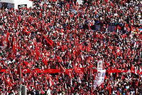 Turquie : mar&eacute;e de drapeaux rouges pour la d&eacute;mocratie