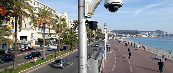 Selon Europe 1, la policiere municipale Sandra Bertin, chargee de la videosurveillance a Nice, n'a pas envoye son rapport a un membre du cabinet de Bernard Cazeneuve.