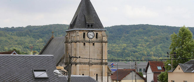 Apres l'attentat commis dans une eglise a Saint-Etienne-du-Rouvray, un historien des religions craint un risque de radicalisation chez une partie des catholiques.