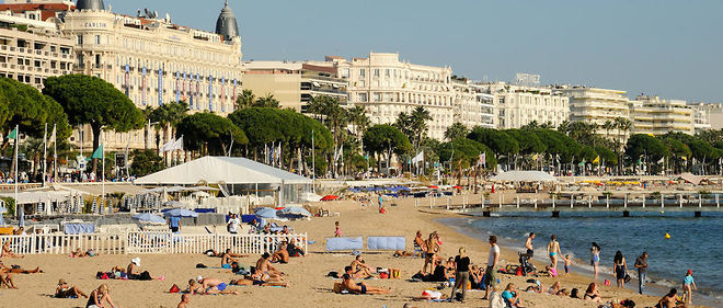 Les gros sacs interdits sur les plages de Cannes