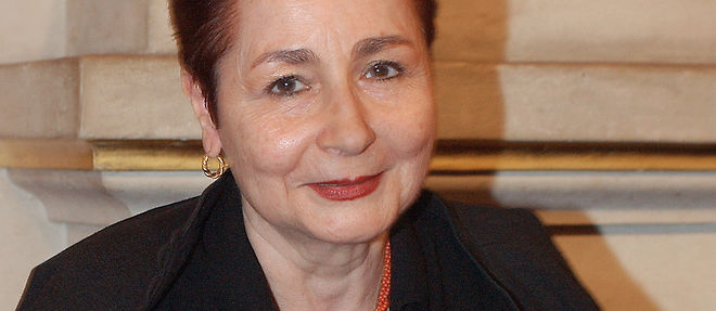 L'ecrivaine franco-algerienne Leila Sebbar en 2005, lors de Foire du livre maghrebin de Paris. 