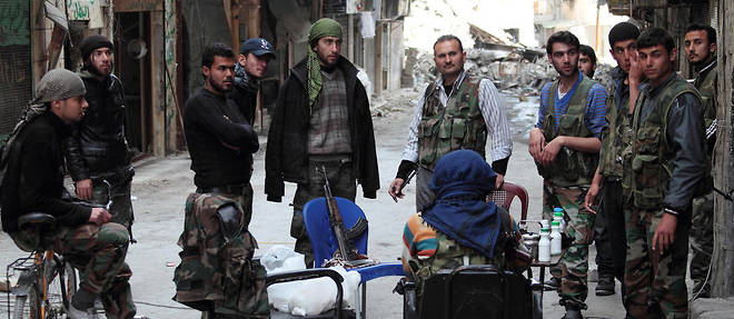 Les djihadistes et rebelles islamistes sont sur le point d'assieger la ville d'Alep, en Syrie.
