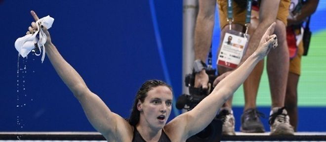 La Hongroise Katinka Hosszu apres sa victoire sur 400 m 4 nages et son record du monde, aux JO de Rio le 6 aout 2016