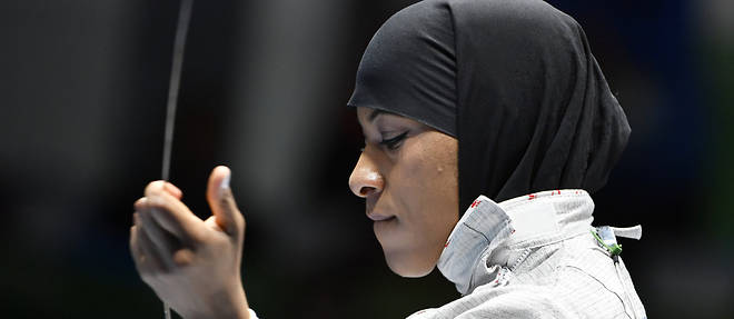 L'escrimeuse americaine Ibtihaj Muhammad, qui porte le hijab.
