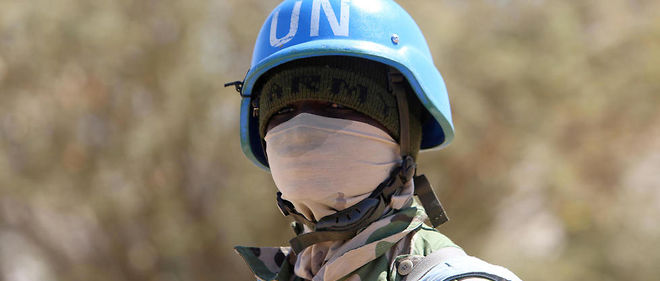 Un Casque bleu lors d'une mission au Darfour.