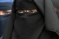 Allemagne : un ministre plaide pour l'interdiction partielle de la burqa