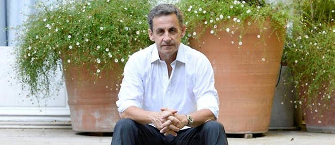 Nicolas Sarkozy chez lui a Paris en juillet 2016. Il publie le 24 aout Tout pour la France, chez Plon.