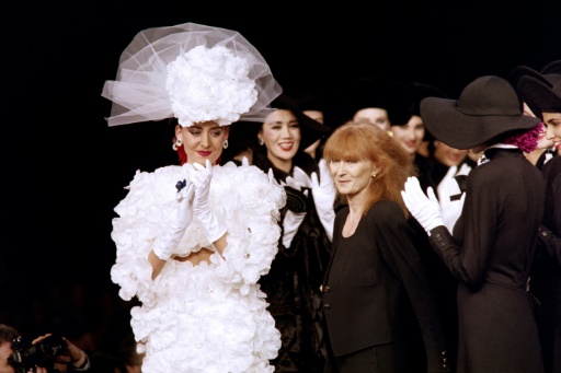 Sonia Rykiel avec ses mannequins lors d'un défilé de mode, le 22 mars 1987 à Paris © PIERRE GUILLAUD AFP/Archives