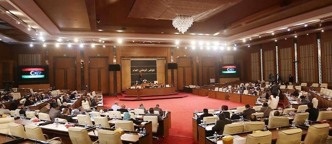 Le gouvernement d'union nationale attend toujours de recevoir l'aval du Parlement. Ici, le Parlement de Tripoli lors d'une session parlementaire le 16 decembre 2015.