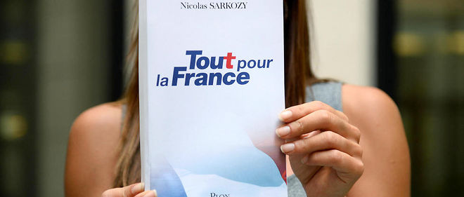 "Tout pour la France", le livre de Nicolas Sarkozy, s'est vendu a 31 800 exemplaires en 3 jours.
