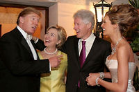 Les Clinton et les Trump le 22 janvier 2005 à Palm Beach. ©Maring Photography/Getty Images