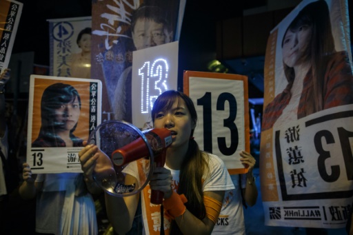 Yau Wai-Ching, candidate du nouveau mouvement Youngspiration, lors des législatives à Hong Kong, le 4 septembre 2016 © ANTHONY WALLACE AFP