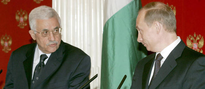 Mahmoud Abbas rendant visite a Vladimir Poutine.
