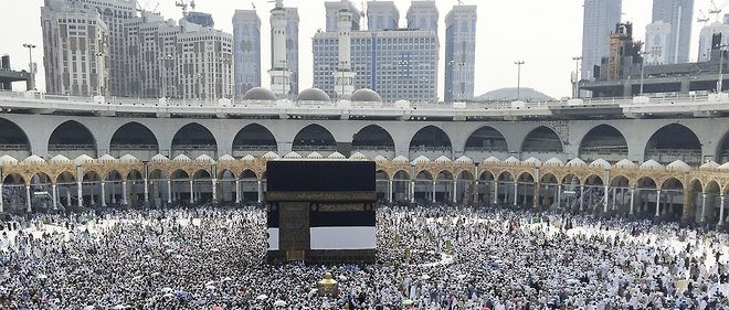 Le royaume saoudien qui abrite les premiers lieux saints de l'islam a La Mecque et Medine.