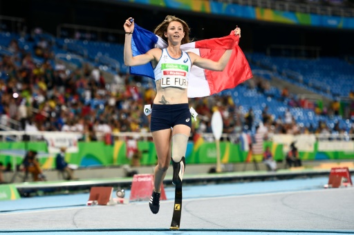 La Française Marie-Amélie Le Fur obtient sa troisième médaille d'or aux Jeux paralympiques, sur 400m, le 12 septembre 2016 © CHRISTOPHE SIMON AFP
