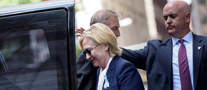 Hillary Clinton avait du quitter les ceremonies d'hommage en raison d'un malaise. 