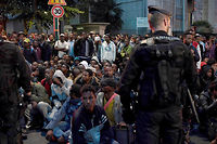 Paris : pr&egrave;s de 2 100 personnes &eacute;vacu&eacute;es d'un camp de migrants