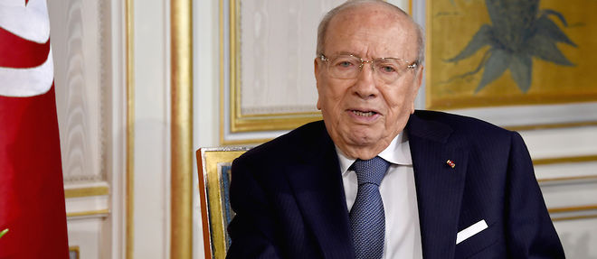 Le president tunisien Beji Caid Essebsi a de nouveau prolonge l'etat d'urgence. 