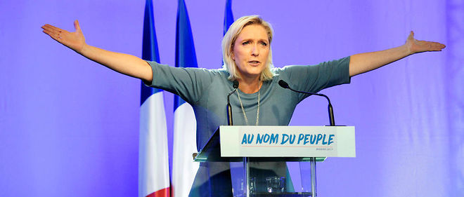 Marine Le Pen lors de son discours aux "Estivales "de Frejus.
 
 