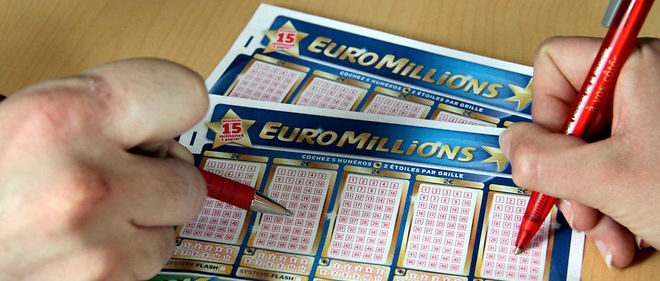 Le nouveau ticket de l'Euro Millions ne comportre plus 11 mais 12 etoiles a cocher.