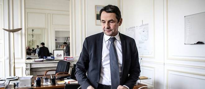 Thierry Mandon, secretaire d'Etat a l'Enseignement superieur, dans son bureau, au ministere.