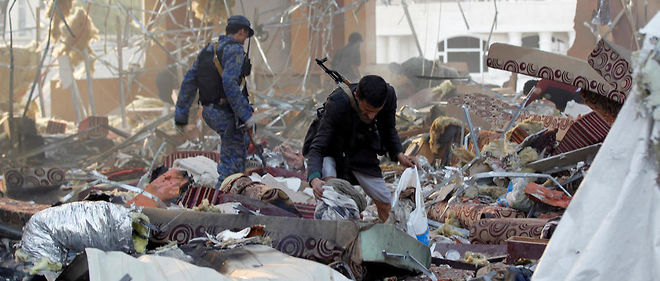 Un carnage a fait plus de 140 morts dans la capitale yemenite Sanaa.