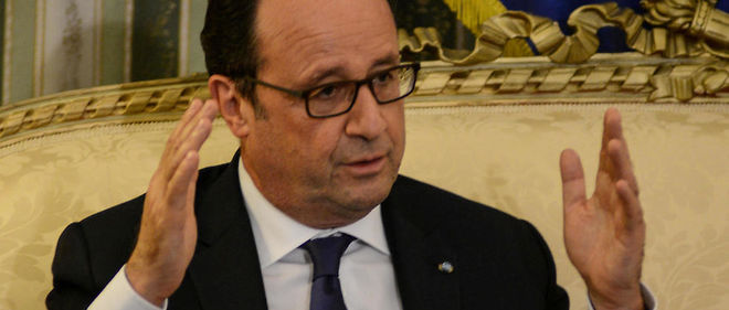Francois Hollande aura inaugure un genre particulier d'exercice du pouvoir : agir en se racontant agir.  