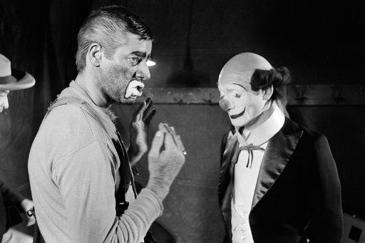 Jerri Lewis en discussion avec Pierre Etaix, le 22 mars 1972 pendant le tournage du film "The Day the Clown Cried" au cirque d'Hiver à Paris  © STF AFP/Archives