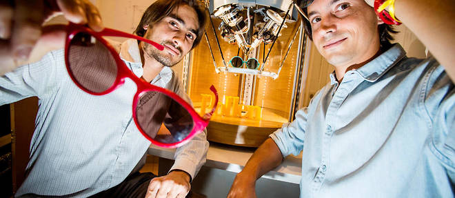 Victor Roux, designer, et Cedric Michel, astrophysicien passe par la Nasa, veulent revolutionner l'impression 3D. 