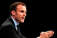 Emmanuel Macron ne se &quot;r&eacute;jouit pas des difficult&eacute;s&quot; de Fran&ccedil;ois Hollande
