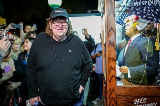 Le cineaste americain Michael Moore lors de la projection de son film "Trumpland" a New York, le 18 octobre 2016