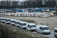 D&eacute;molition de la &quot;Jungle&quot; : des migrants toujours dans la zone de Calais