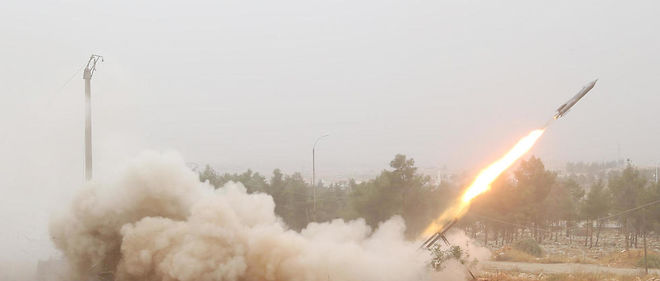 Les rebelles lancent des roquettes sur Alep. 