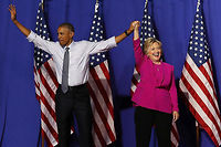 &Eacute;tats-Unis : les Obama aux c&ocirc;t&eacute;s des Clinton pour la veille de l'&eacute;lection