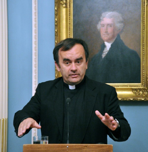 Le Père Patrick Desbois fait un discours au Département d'Etat à Washington le 12 mai 2011 © KAREN BLEIER AFP/Archives