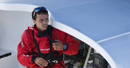 Vendée Globe: Didac Costa fait demi-tour, problème électrique