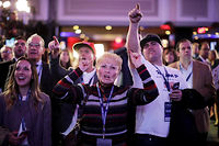 Des supporteurs de Donald Trump fetent la victoire de leur candidat a l'election presidentielle, le 8 novembre, a New York. (C)CHIP SOMODEVILLA