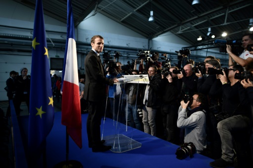 Emmanuel Macron, ex-ministre de l'Economie, annonce sa candidature à la présidentielle, le 16 novembre 2016 à Bobigny, près de Paris © PHILIPPE LOPEZ AFP